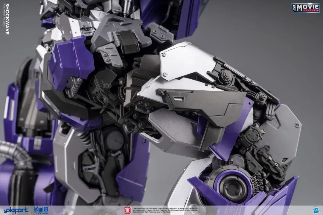 SOSKILL X Yolopark BUMBLEBEE THE MOVIE : 30cm Shockwave Plastic Model Kit