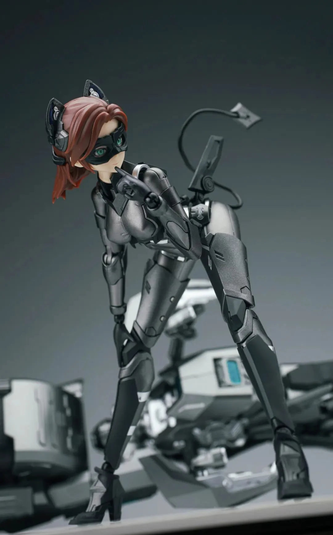 DC Comics Catwoman and Bat-Pod 1/10 Scale - Mokei Otaku