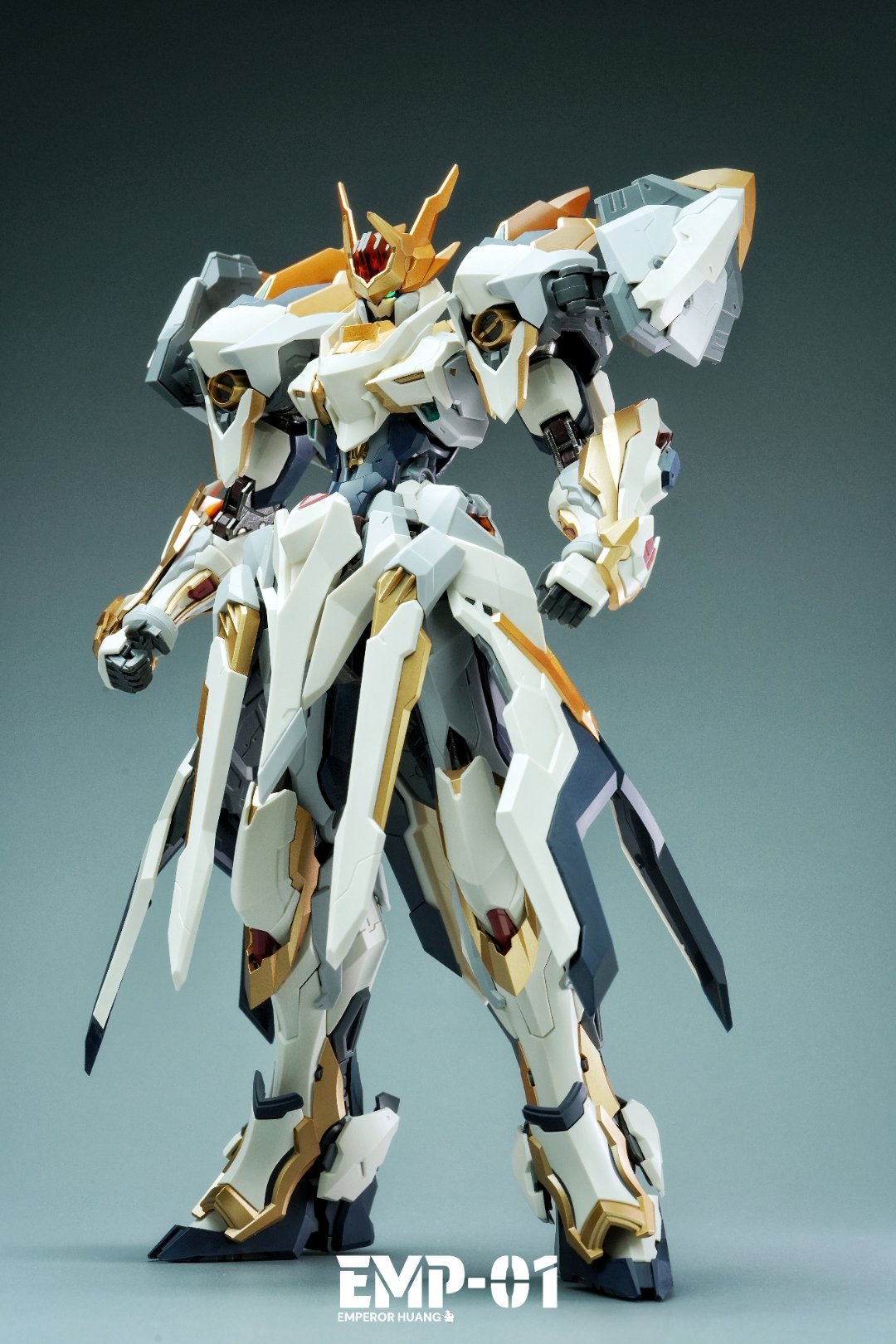 GS TOYS MG 1/100 模型套件 黃帝 模型套件