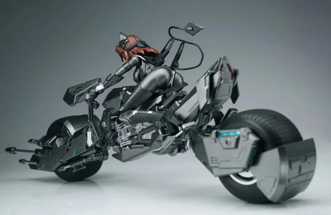 DC Comics Catwoman and Bat-Pod 1/10 Scale - Mokei Otaku