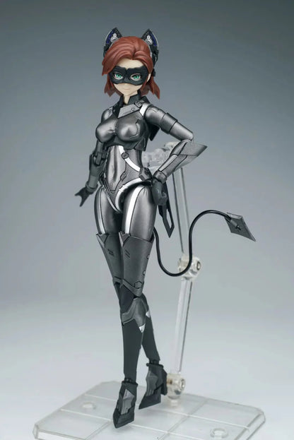 DC Comics Catwoman and Bat-Pod 1/10 Scale